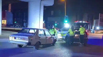 Polisin "dur" ihtarına uymayan alkollü sürücüye 400 bin lira ceza