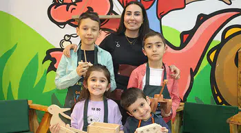 Babasına özenip marangoz oldu, kreşi andıran çocuk atölyesi kurdu