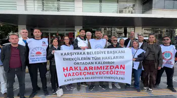 Karşıyaka Belediyesinde görevli memurlar Emek Nöbeti’ne başladı