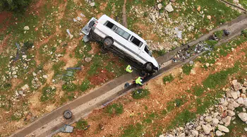 Gaziantep'te devrilen işçi servisindeki 16 kişi yaralandı