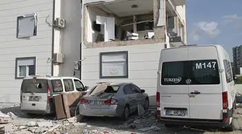 Antalya'da gaz sıkışması nedeniyle evde yaşanan patlamada 1 kişi yaralandı