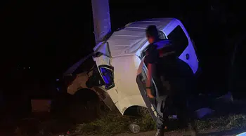 Isparta'da direğe çarpan araçtaki 2 kişi öldü, 2 kişi yaralandı