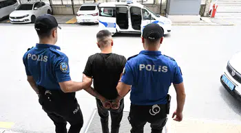 Interpol tarafından aranan firari uyuşturucu hükümlüsü yakalandı