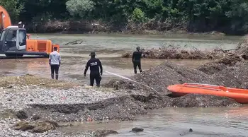 Çaya düşen gençten 13 gündür haber yok