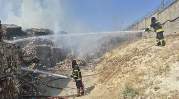 Gaziantep'te kağıt fabrikası, Antalya’da işyeri yangını