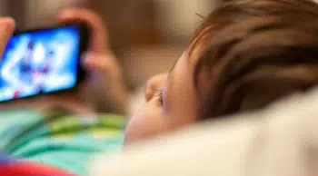 Sosyal medya çocukların beden algısını ve öz saygısını olumsuz etkiliyor
