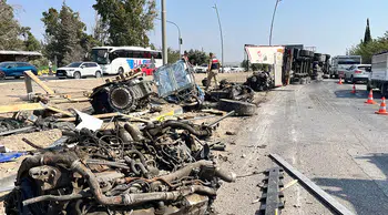 Hatay'da meydana gelen bu kazada tırın sürücüsü ağır yaralandı