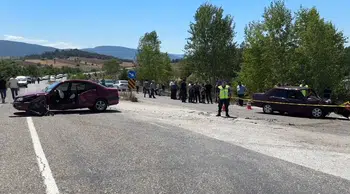 İki otomobilin çarpıştığı kazada 1 kişi öldü, 3 kişi yaralandı