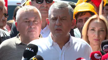 Yeni Parti Genel Başkanı Özel, ⁠eylem yapan maden işçilerini ziyaret etti