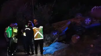 Şarampole devrilen otomobildeki 1 kişi hayatını kaybetti