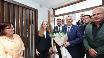Ticaret Bakanı Bolat, Sarp Gümrük Kapısı'nda incelemelerde bulundu