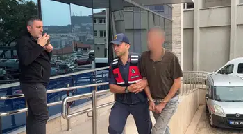 17 yaşındaki kızlarını darbedip zincirle bağladılar