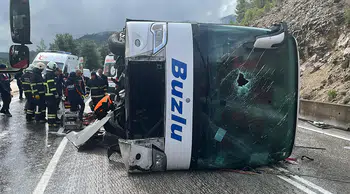 Yolcu otobüsünün devrilmesi sonucu 1 kişi öldü, 9 kişi yaralandı