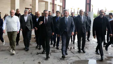 Mahir Ünal, tedavisi devam eden öğrencileri ziyaret etti