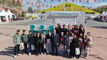 Anadolu’nun en büyük kitap fuarı, öğrencilerle şenleniyor