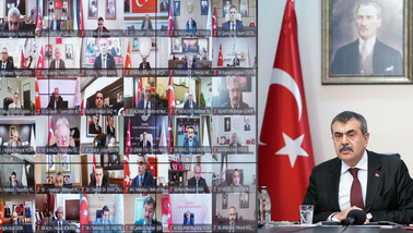 Bakan Tekin, Kahramanmaraş İl Milli Eğitim Müdürü Burdur’dan bilgi aldı