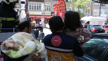 Apartmanda çıkan yangında 5 kişi hastanelik oldu