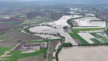 Sağanak nedeniyle ekili alanlar sular altında kaldı