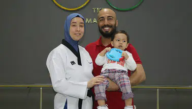 Milli tekvandocu anne, bebeğiyle müsabakalara hazırlanıyor