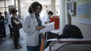 Bayramda 462 bin 198 sağlık çalışanı görev başında olacak
