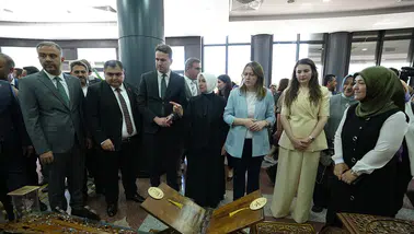 KAMEK’in el emeği göz nuru eserleri yıl sonu sergisinde görücüye çıktı