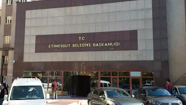 Etimesgut Belediyesi'ne mali suç operasyonu: 52 gözaltı