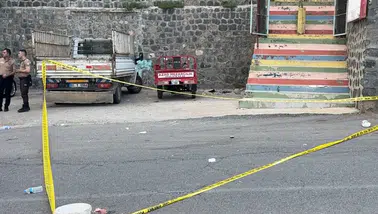 Otomobilinde silahlı saldırıya uğrayan sürücü yaşamını yitirdi