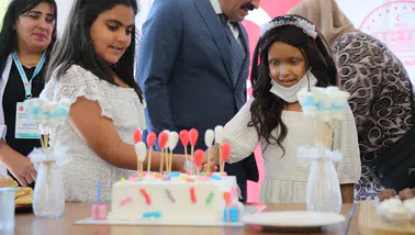 9 yaşındaki Deniz'in bağışladığı saçlar Hülya'ya umut oldu