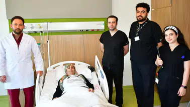 Hastanın karnından yaklaşık 20 kilogramlık tümör çıkarıldı