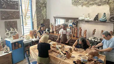 Görme yetisini kaybeden heykeltıraş, kurslarla hayata bağlı kalıyor