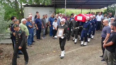 Hakkari'de hayatını kaybeden uzman çavuşun cenazesi defnedildi