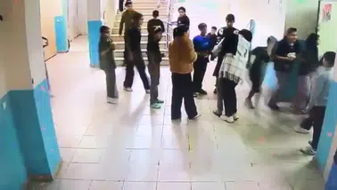 Boğazına yiyecek takılan öğrenciyi öğretmeni kurtardı