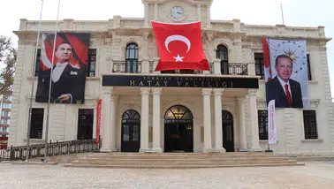 Depremde zarar gören Hatay'ın tarihi valilik binası yeniden hizmete alındı