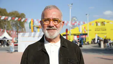 Yenişehirlioğlu, Kahramanmaraş'taki kitap fuarında okurlarla buluştu