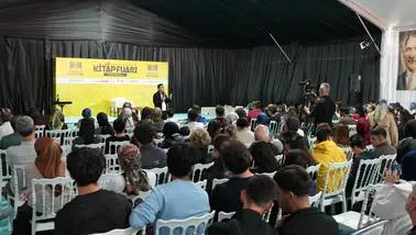 Beyhan Budak, Kitap Fuarı’nda sağlıklı aile ilişkilerinin önemini anlattı