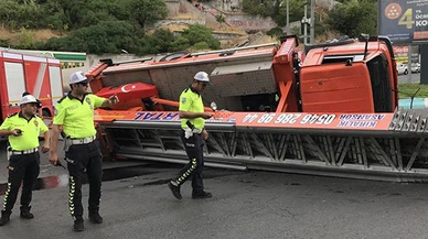 Kahramanmaraş'ta vinç devrildi!