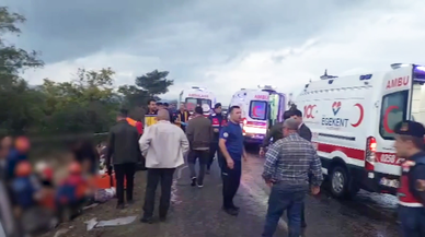 1 kişinin öldüğü trafik kazasında tam 32 kişi yaralandı