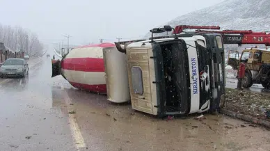 Kahramanmaraş'ta beton mikseri devrildi: 2 yaralı! 