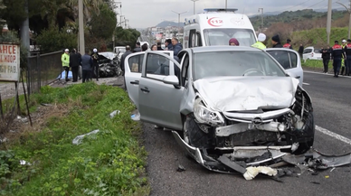 3 aracın karıştığı kazada 2 kişi öldü, 4 kişi yaralandı