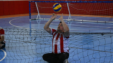 6 Şubat’ta bacağını kaybetti, voleybolla hayata tutundu