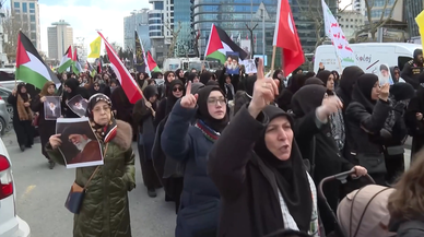ABD ve İsrail'in İran'a yönelik saldırıları İstanbul'da protesto edildi