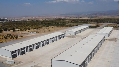 Afetzede esnaf için yapılan 50 iş yeri hak sahiplerine teslim edildi