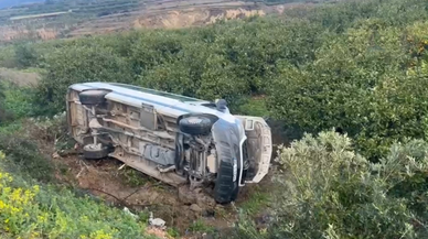 Ağaçlık alana devrilen öğrenci servisindeki 9 kişi yaralandı
