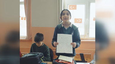 Ağrılı öğrenciler depremden etkilenen arkadaşlarına mektup gönderdi