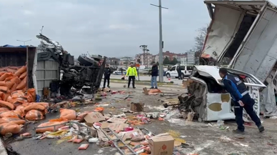 Altı aracın karıştığı kazada 19 kişi yaralandı