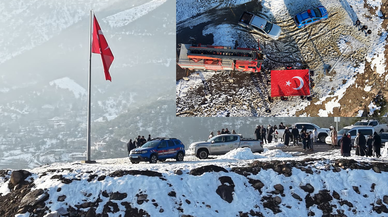Amanos Dağları'nın eteklerindeki yıpranan Türk bayrağı değiştirildi