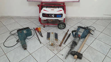 Arkeolojik alanda izinsiz kazı yapan 2 kişi suçüstü yakalandı
