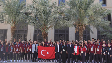 Bakan Bak Suudi Arabistan’da milli sporcularla bir araya geldi