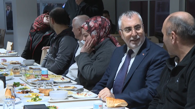 Bakan Işıkhan, ilk iftarını fabrika işçileriyle yaptı