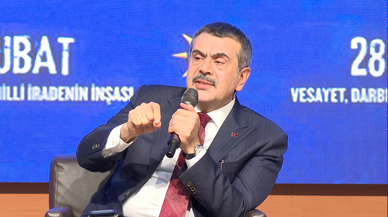 Bakan Tekin,  ara tatillerin kaldırılacağı yönündeki iddialara ilişkin açıklama yaptı